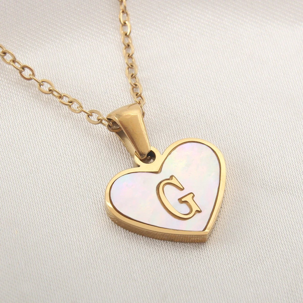 26 Letter Heart-shaped Necklace White Shell Love Clavicle Chain Fashion Personalized Necklace For Women Jewelry Valentine's Day MANDOTOS