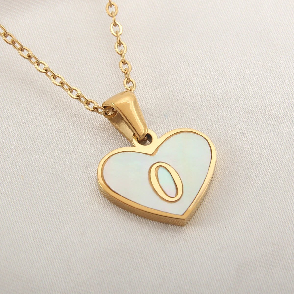 26 Letter Heart-shaped Necklace White Shell Love Clavicle Chain Fashion Personalized Necklace For Women Jewelry Valentine's Day MANDOTOS