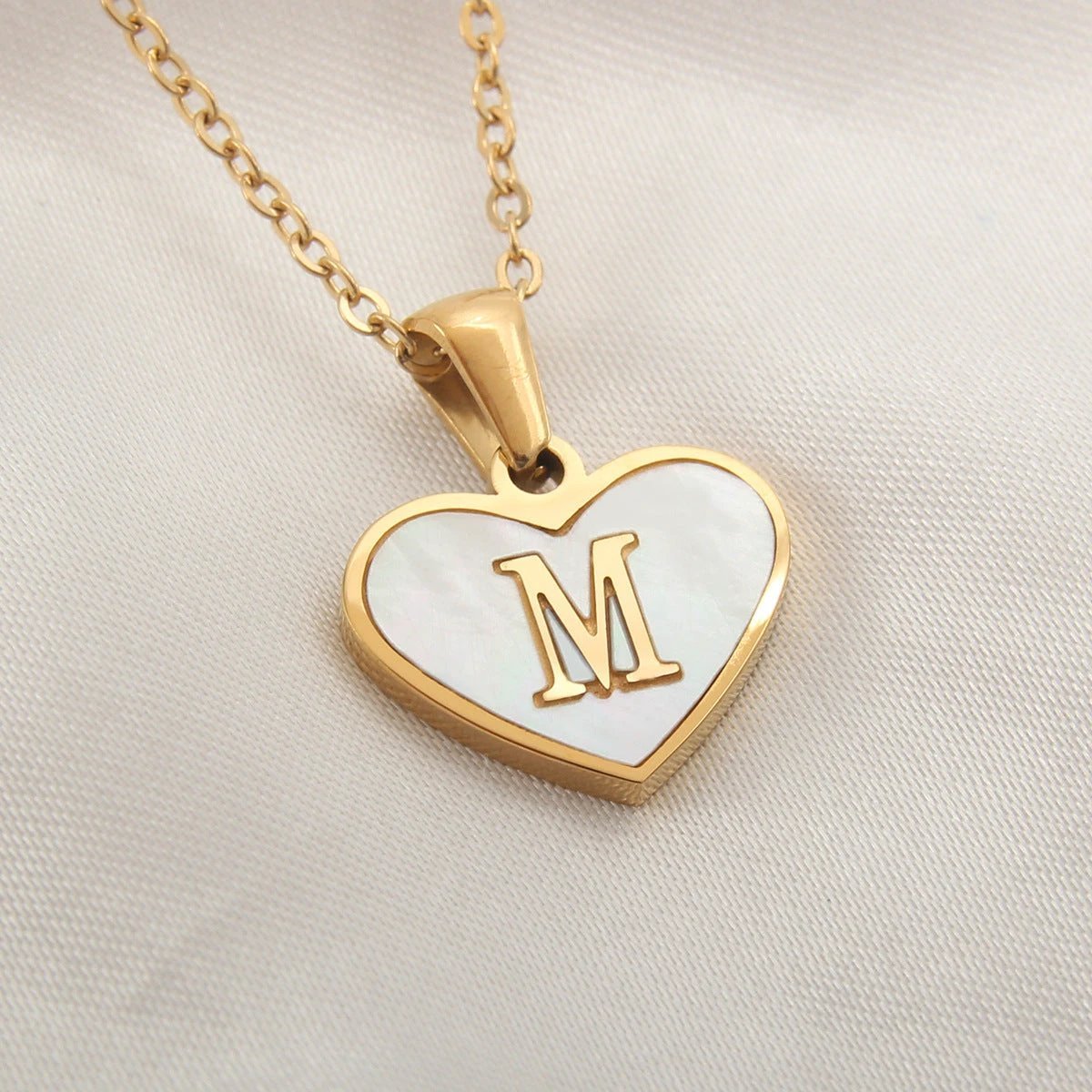 26 Letter Heart-shaped Necklace White Shell Love Clavicle Chain Fashion Personalized Necklace For Women Jewelry Valentine's Day MANDOTOS