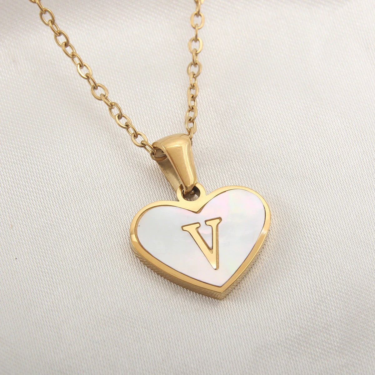26 Letter Heart-shaped Necklace White Shell Love Clavicle Chain Fashion Personalized Necklace For Women Jewelry Valentine's Day MANDOTOS
