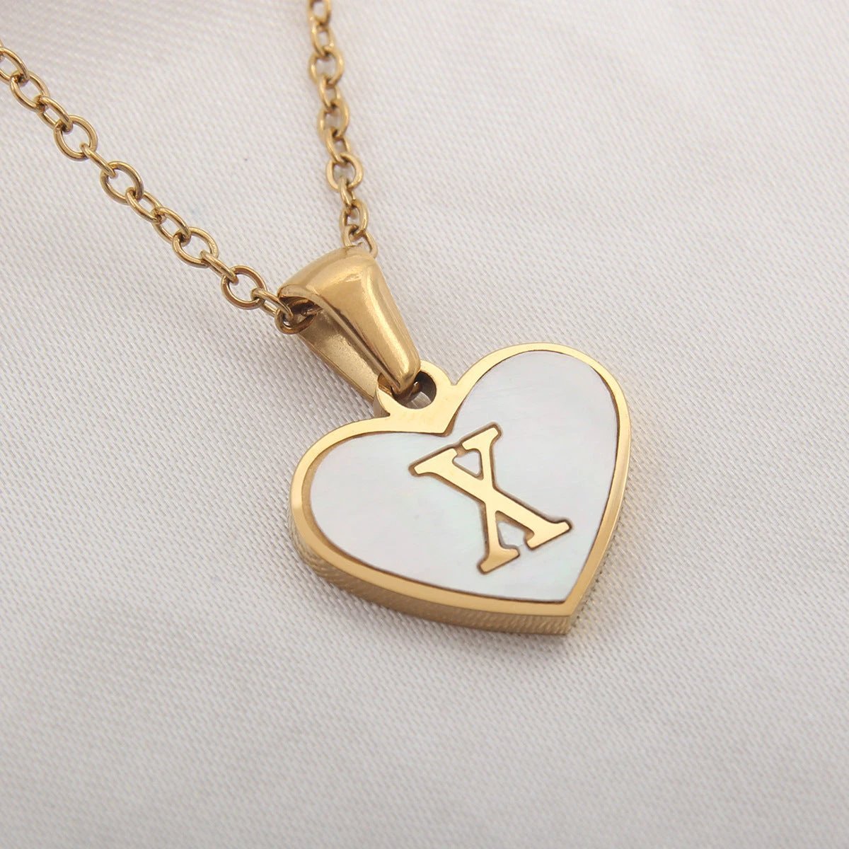 26 Letter Heart-shaped Necklace White Shell Love Clavicle Chain Fashion Personalized Necklace For Women Jewelry Valentine's Day MANDOTOS