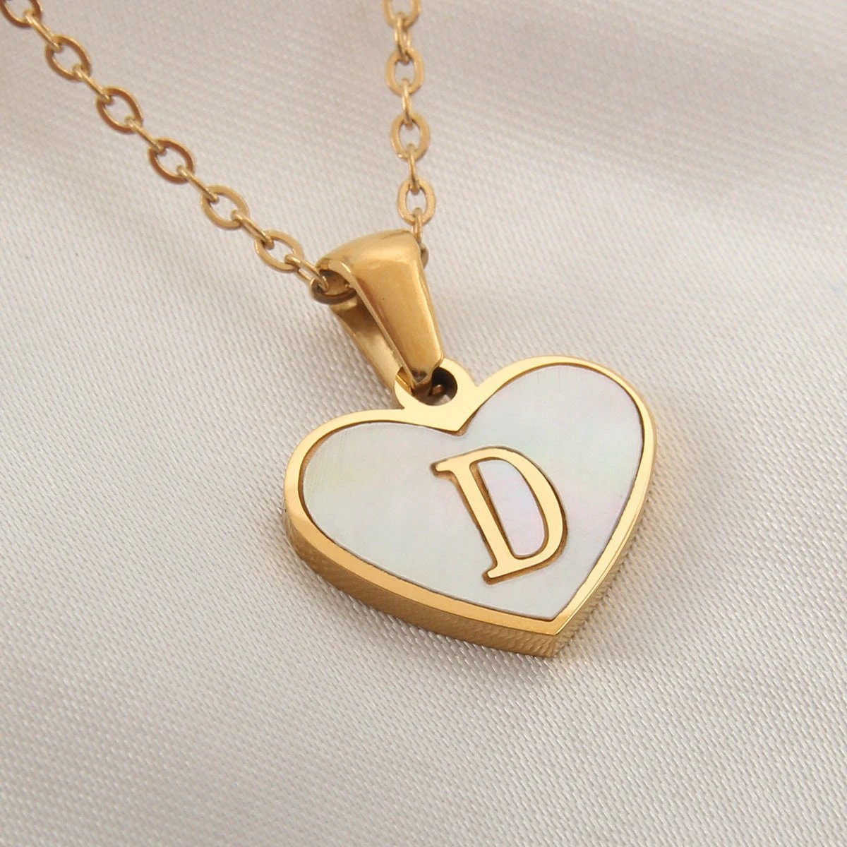 26 Letter Heart-shaped Necklace White Shell Love Clavicle Chain Fashion Personalized Necklace For Women Jewelry Valentine's Day MANDOTOS