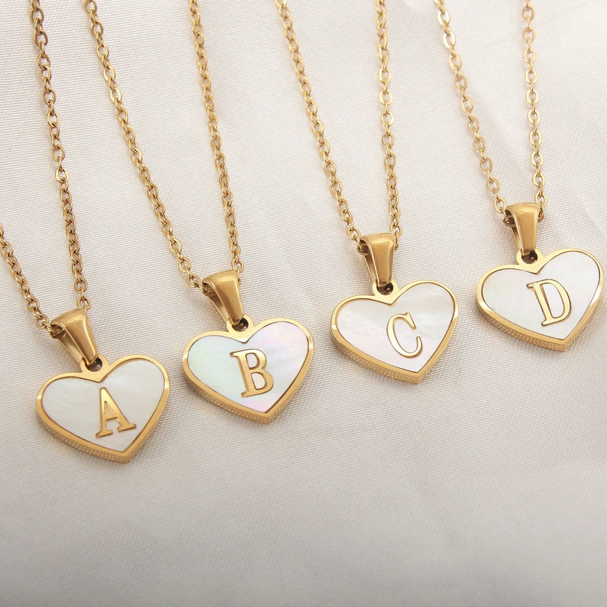 26 Letter Heart-shaped Necklace White Shell Love Clavicle Chain Fashion Personalized Necklace For Women Jewelry Valentine's Day MANDOTOS