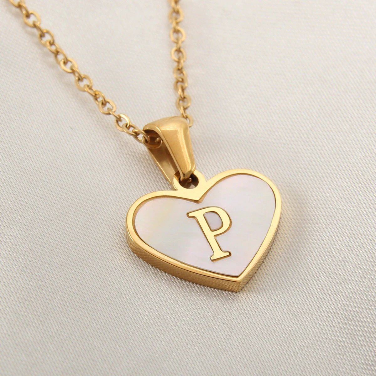 26 Letter Heart-shaped Necklace White Shell Love Clavicle Chain Fashion Personalized Necklace For Women Jewelry Valentine's Day MANDOTOS