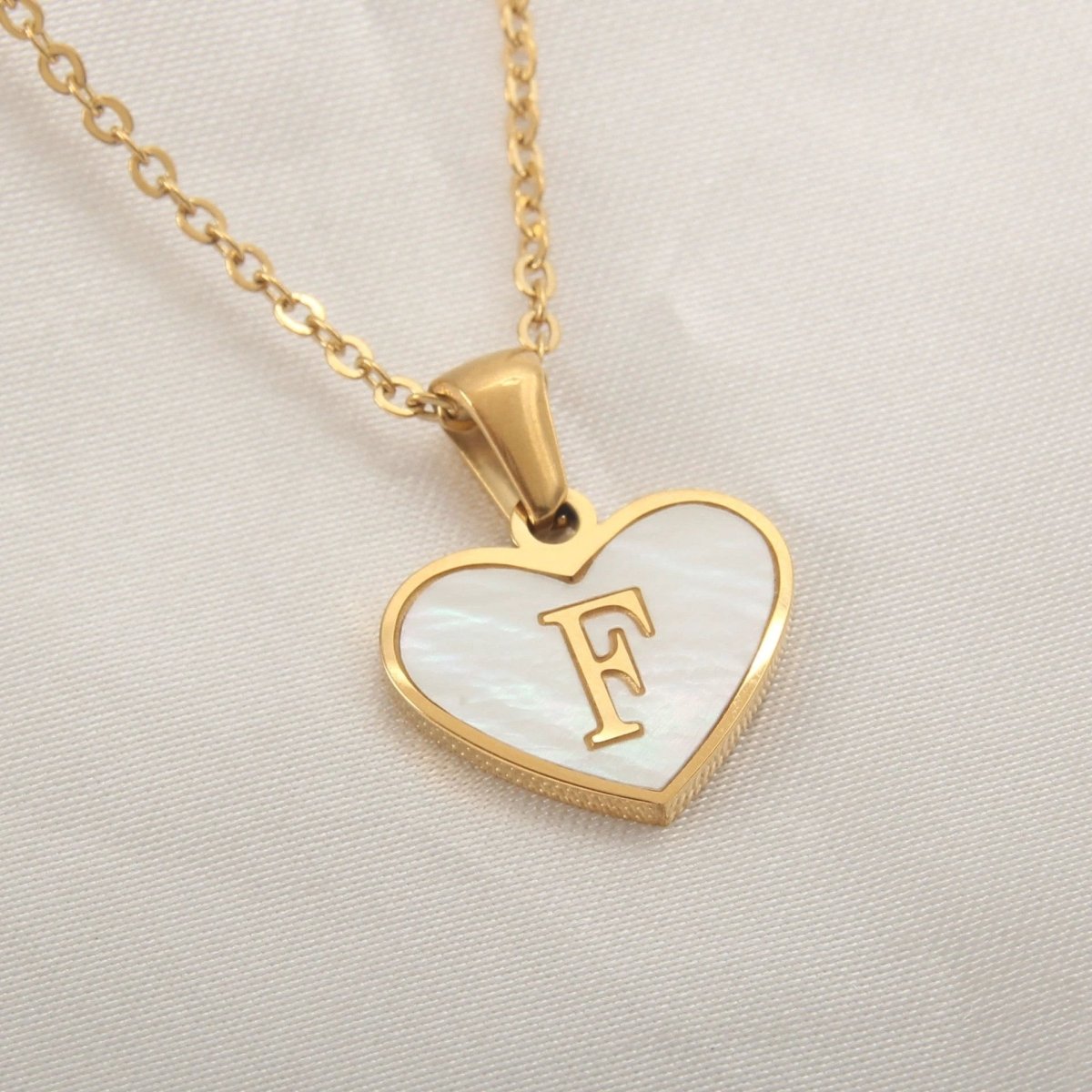 26 Letter Heart-shaped Necklace White Shell Love Clavicle Chain Fashion Personalized Necklace For Women Jewelry Valentine's Day MANDOTOS