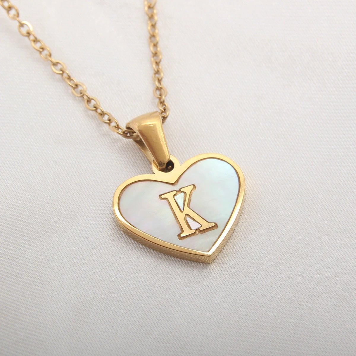 26 Letter Heart-shaped Necklace White Shell Love Clavicle Chain Fashion Personalized Necklace For Women Jewelry Valentine's Day MANDOTOS