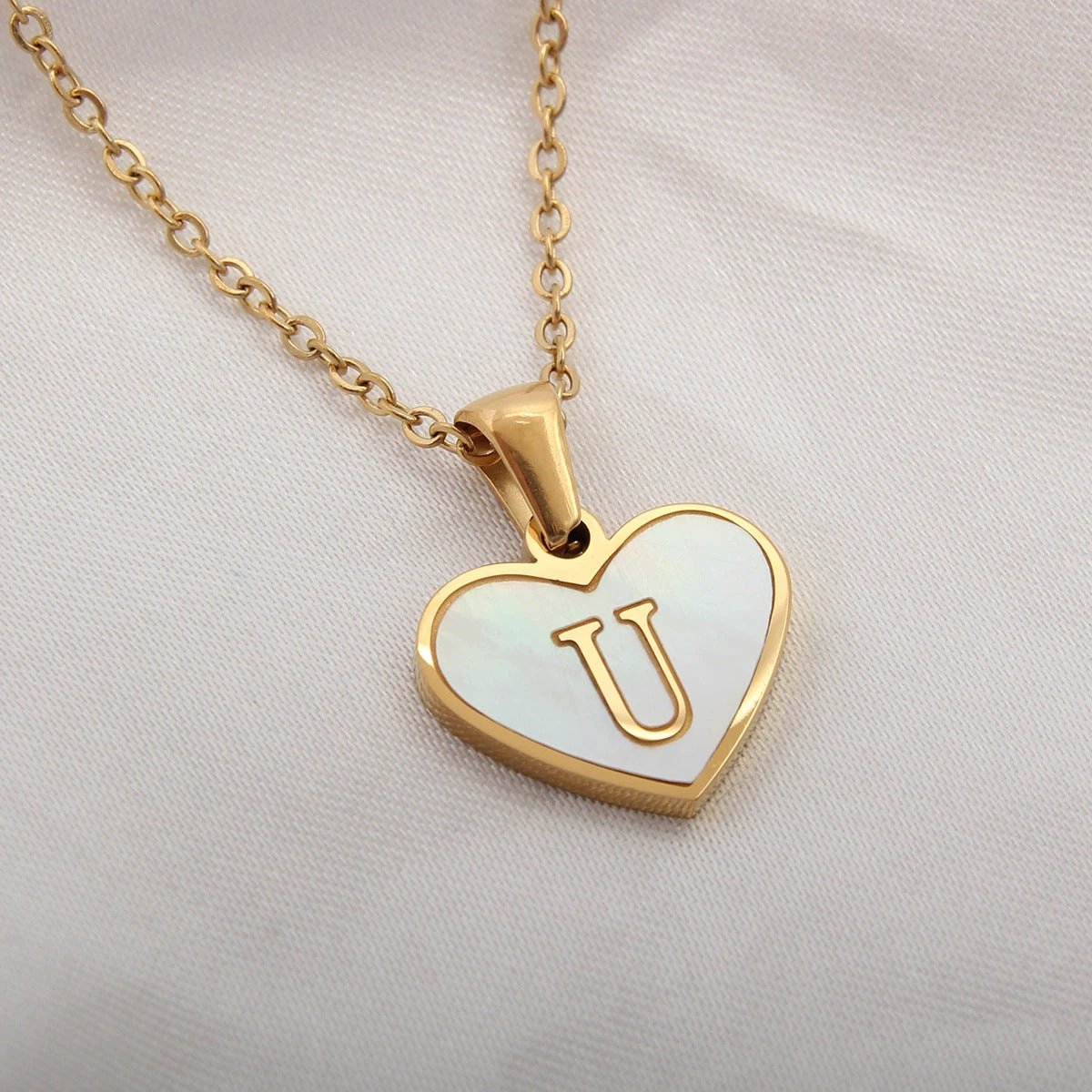 26 Letter Heart-shaped Necklace White Shell Love Clavicle Chain Fashion Personalized Necklace For Women Jewelry Valentine's Day MANDOTOS