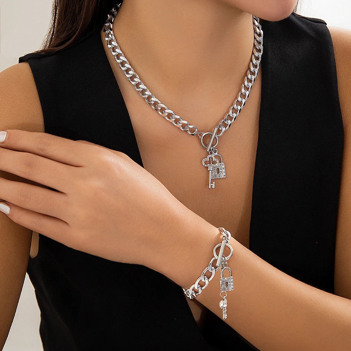 Thick Chain Lock and Key Pendant Necklace - Trendy Fashion Jewelry MANDOTOS