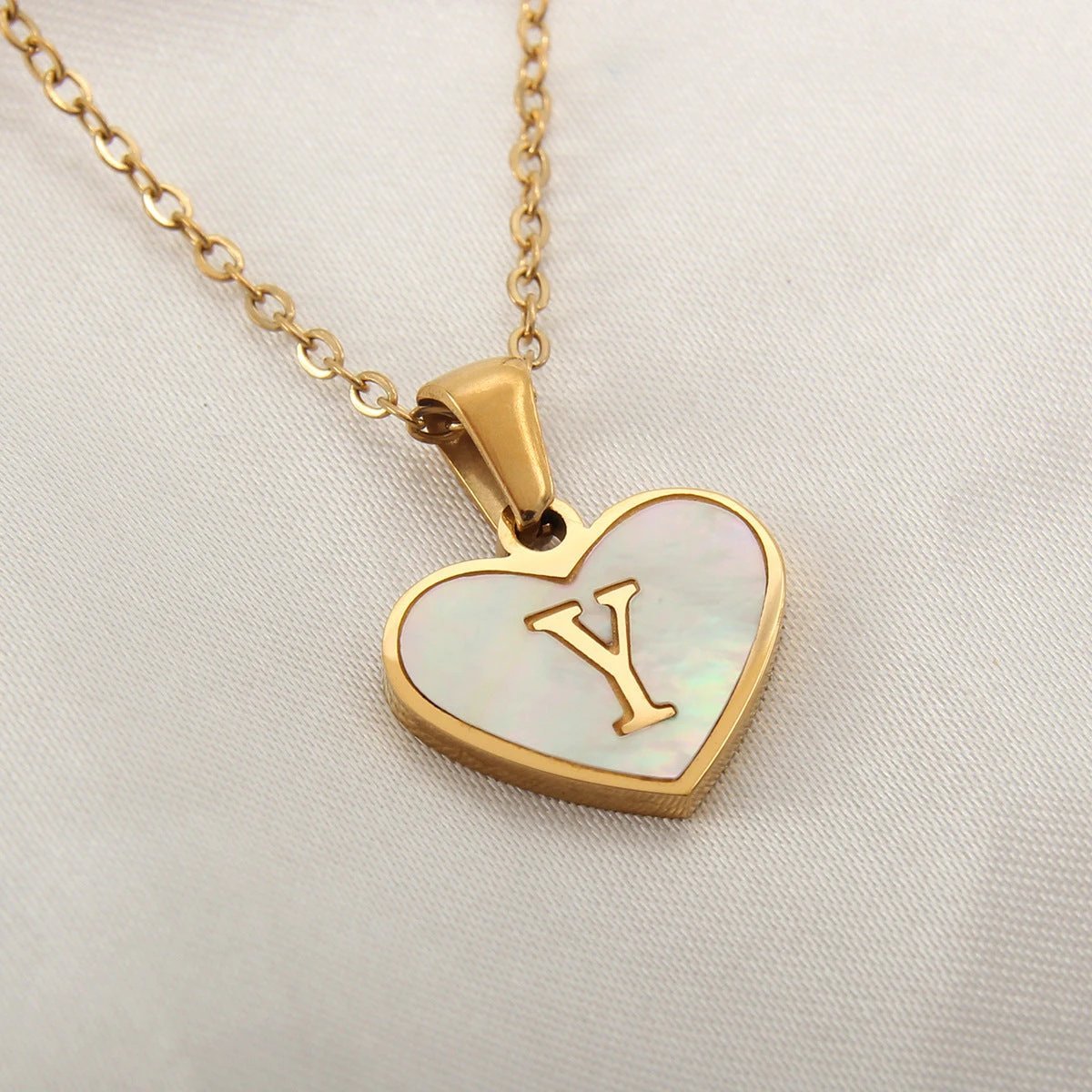 26 Letter Heart-shaped Necklace White Shell Love Clavicle Chain Fashion Personalized Necklace For Women Jewelry Valentine's Day MANDOTOS